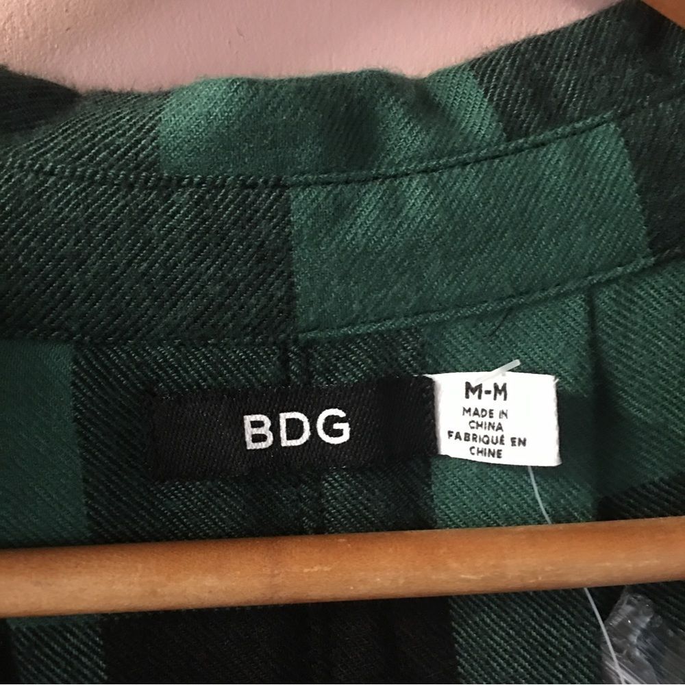 Urban Outfitters BDG Hunter Green/Black Plaid Tie Front Flannel Shirt Size M NWT - Picture 5 of 9